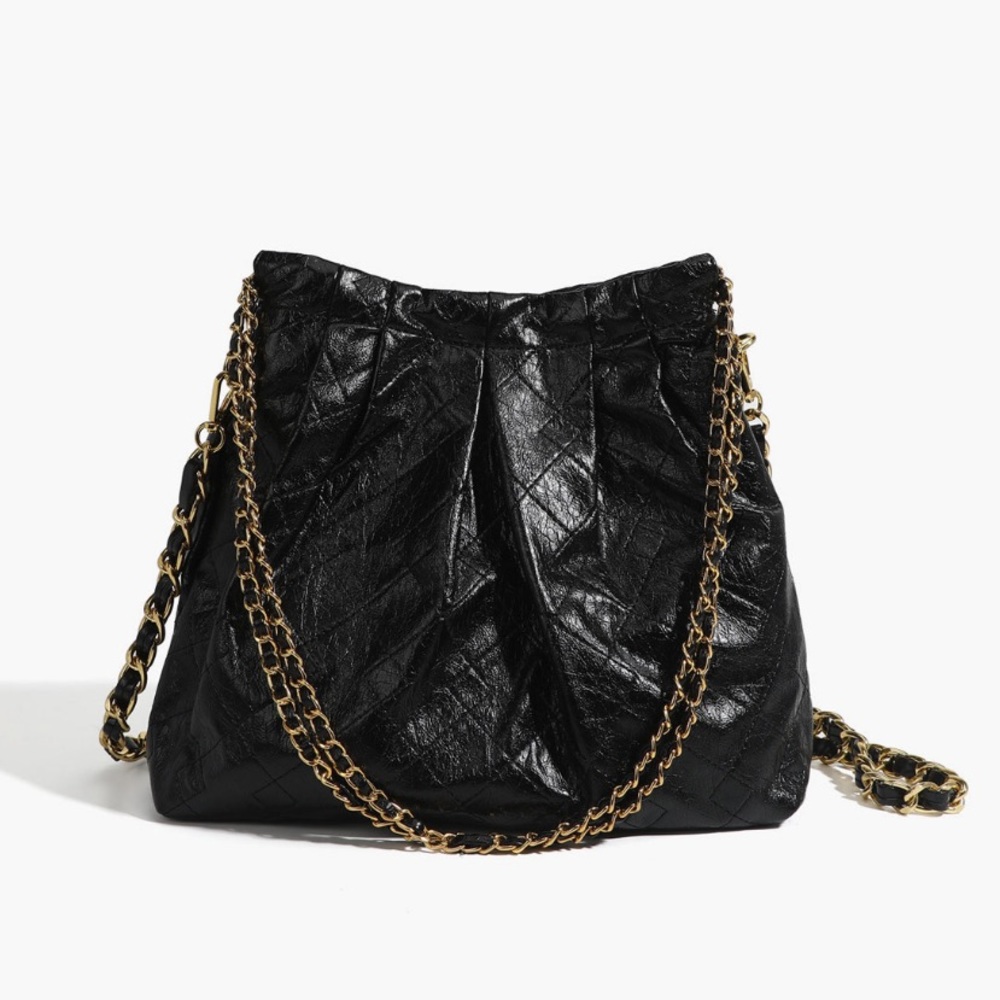 Quilted Black Shoulder Bag Gold Chain Strap Commense